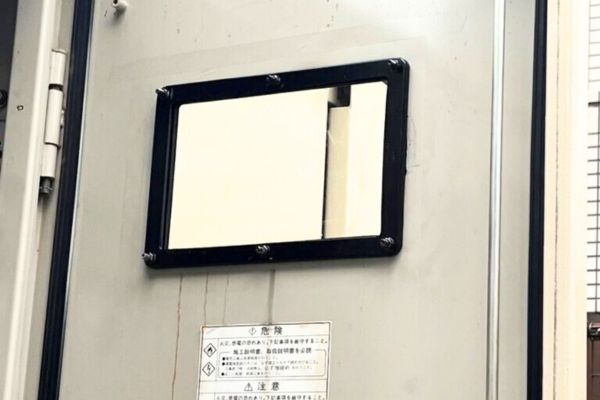 金沢市　マンション　分電盤小窓　パッキン交換