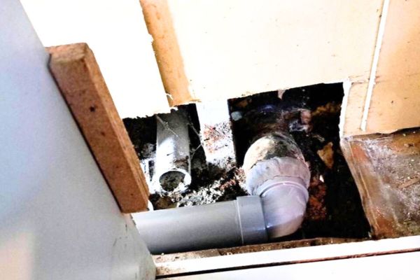 金沢市　戸建て　キッチン排水管修理