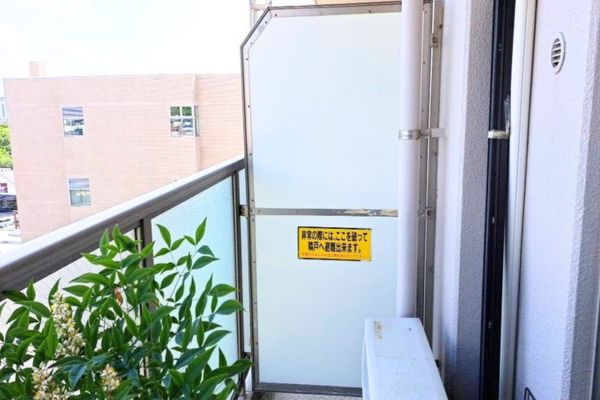 金沢市　マンション　隔て板取付