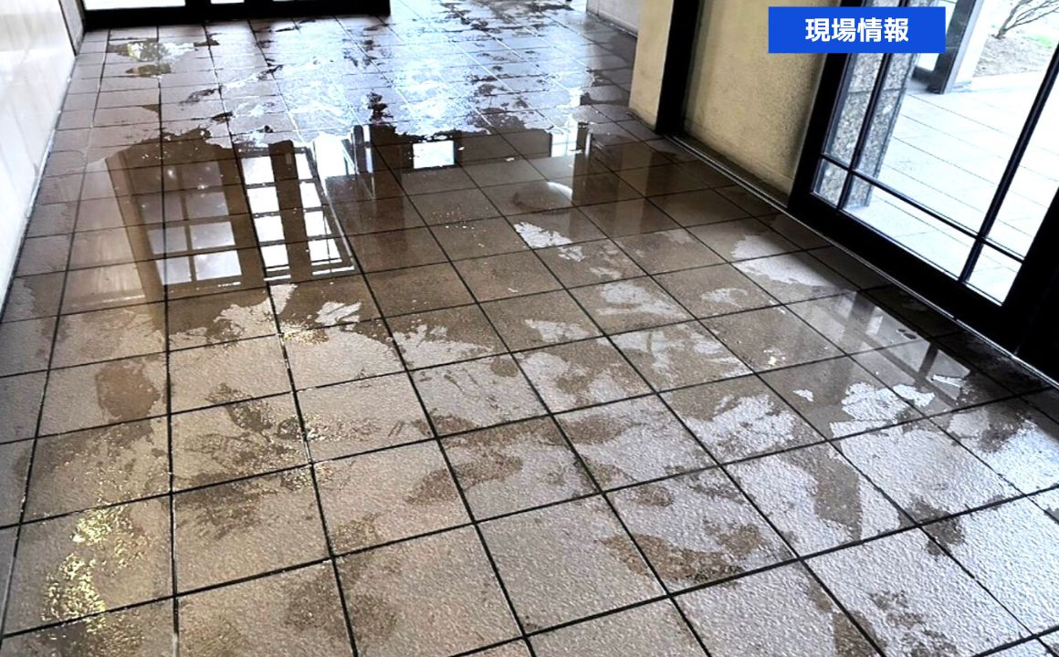 防水劣化・亀裂が原因？金沢市でエントランスの雨漏り調査を行いました。