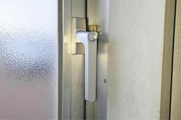 金沢市　事務所　ハンドル交換