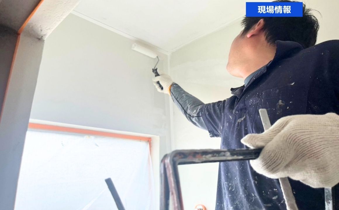 金沢市で漏水修繕工事に伴うアパートのトイレ天井・壁の塗装を行いました