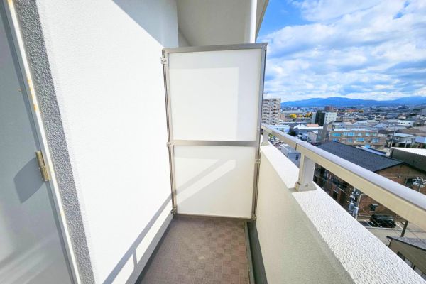 金沢市　マンション　隔て板取付