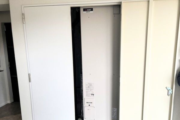 金沢市　マンション　電気温水器交換　TOTO→三菱　